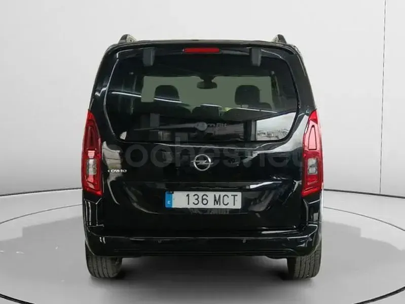 Usado Opel Combo Life Elegance 130 CV (95 kW) 2022 Negro Monovolumen
