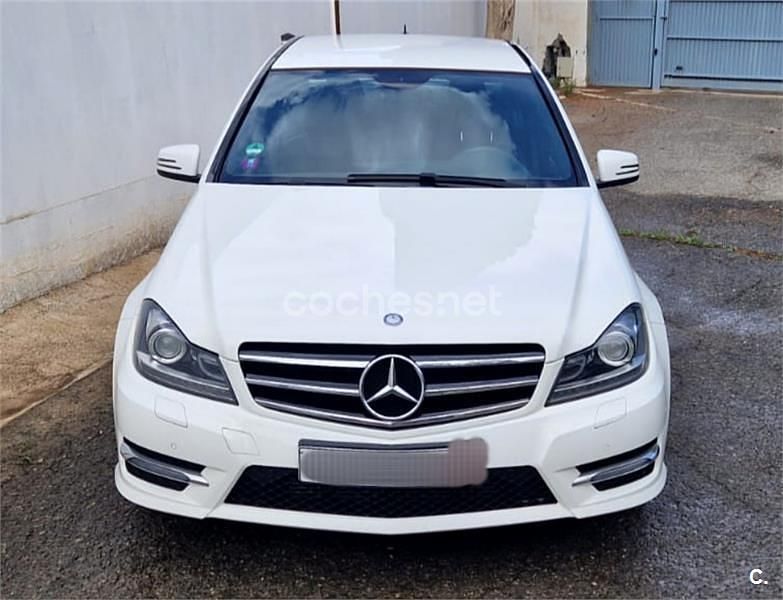 Usado Mercedes C180 AMG line 156 CV (114 kW) 2014 Blanco Berlina