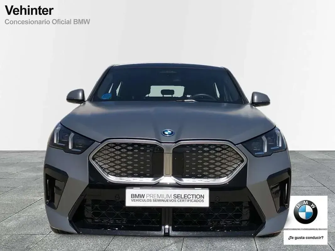 Usado BMW iX2 230 kW (313 CV) 2024 Gris SUV