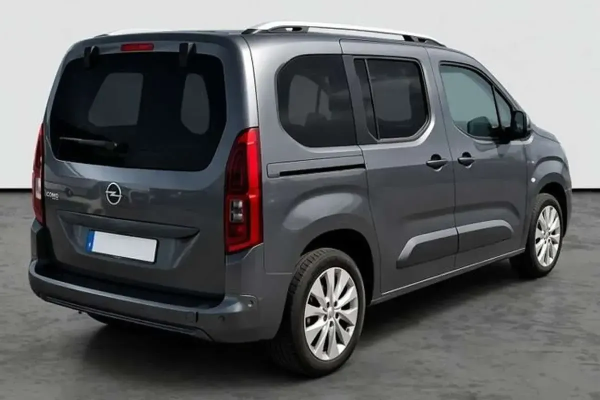 Usado Opel Combo 110 CV (80 kW) 2019 Gris Monovolumen