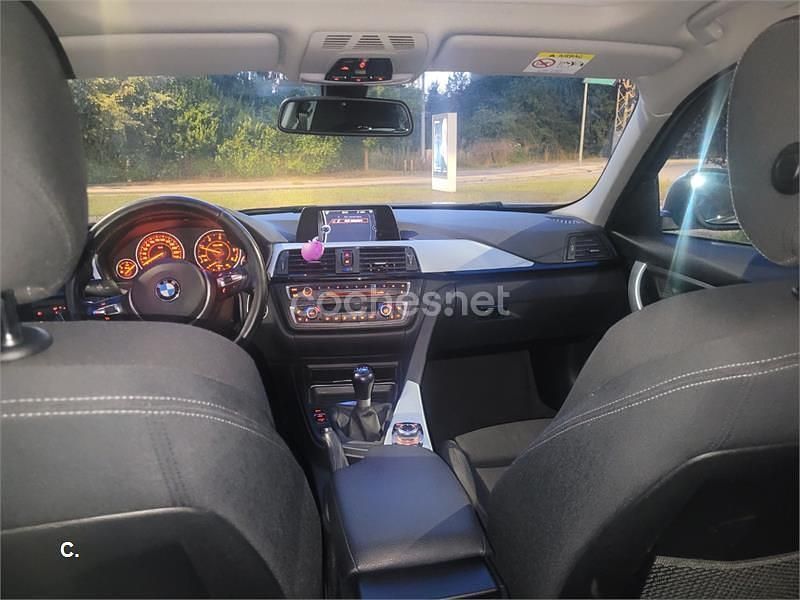 Usado BMW 318 Sport Line 143 CV (105 kW) 2014 Gris / plata Berlina