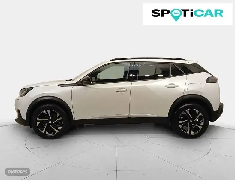 Usado Peugeot 2008 Allure 131 CV (96 kW) 2022 Plateado SUV