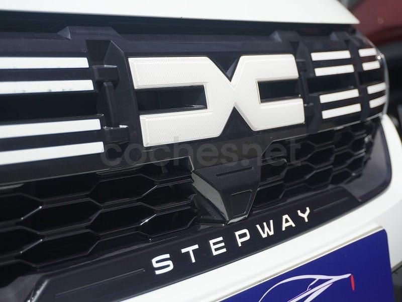 Usado Dacia Sandero Expression 91 CV (66 kW) 2023 Blanco Utilitario