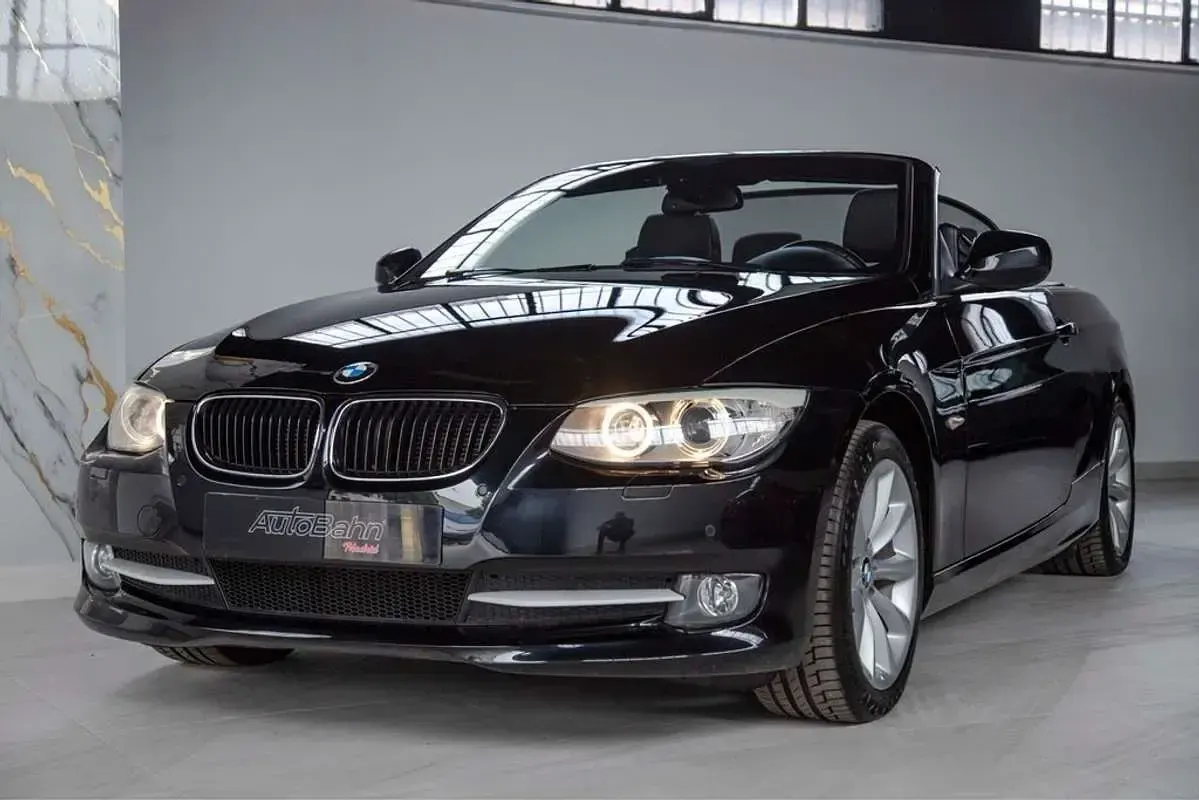 Usado BMW 320 Cabriolet Comfort Edition 170 CV (125 kW) 2012 Negro Descapotable