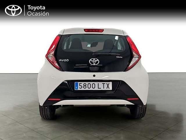 Usado Toyota Aygo X-play 72 CV (52 kW) 2021 Blanco Utilitario