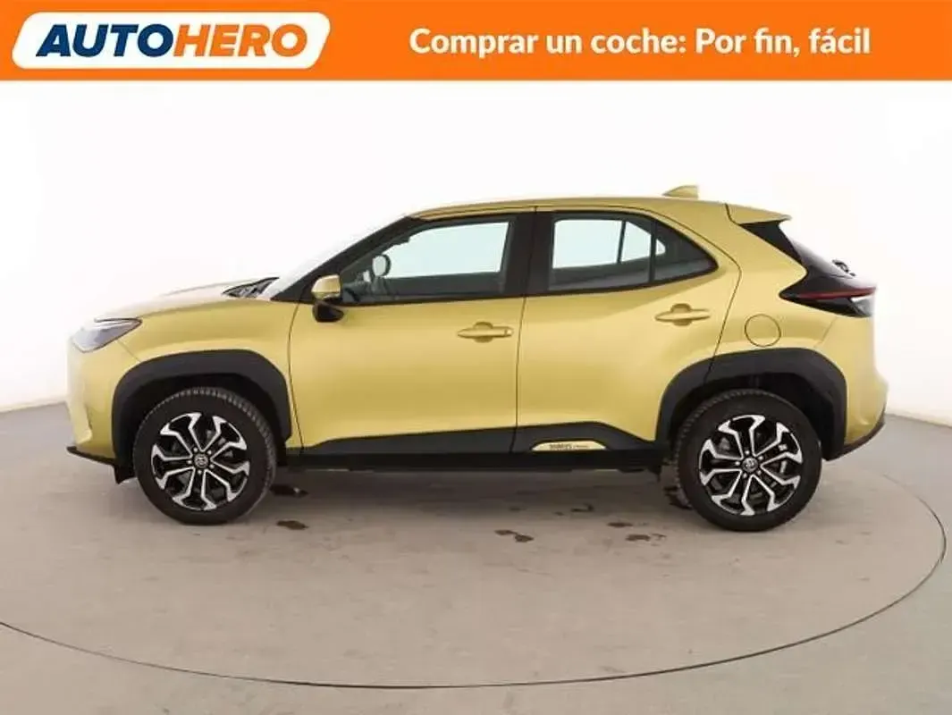 Usado Toyota Yaris Cross Active 116 CV (85 kW) 2023 Amarillo SUV