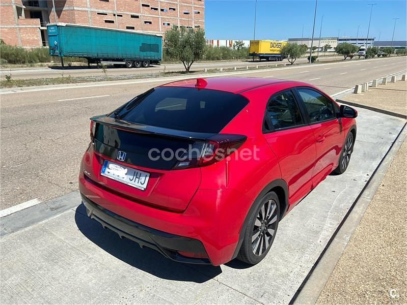 Usado Honda Civic Elegance 142 CV (104 kW) 2015 Rojo Berlina