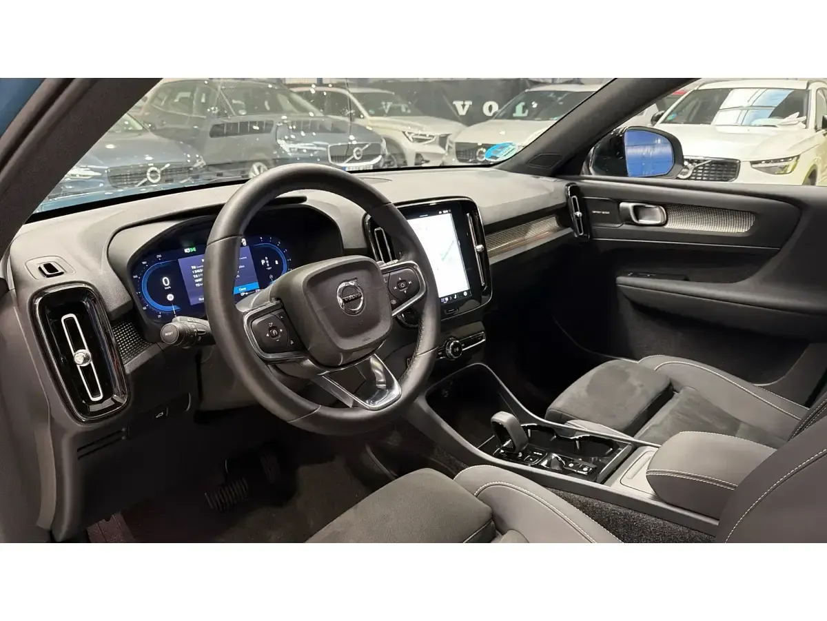 Usado Volvo XC40 Ultra 163 CV (119 kW) 2024 Azul SUV