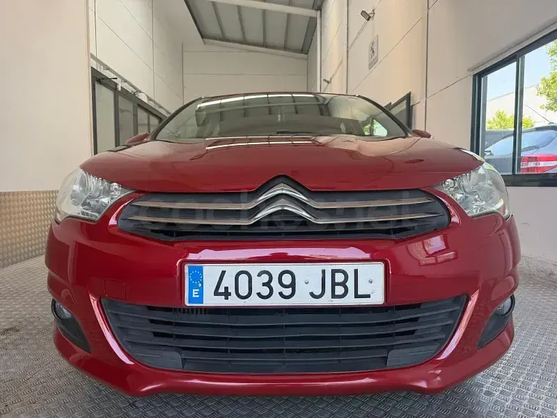 Usado Citroën C4 Tonic 92 CV (67 kW) 2015 Granate Berlina
