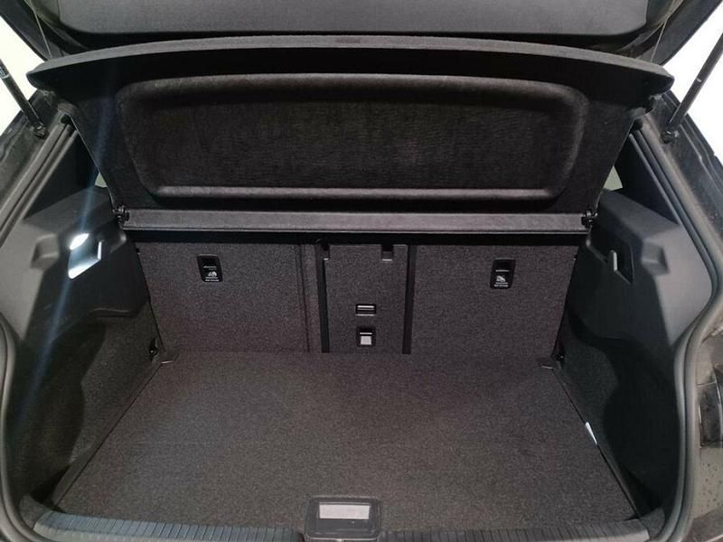 Usado Cupra Born e-Boost 169 kW (231 CV) 2023 Gris Utilitario