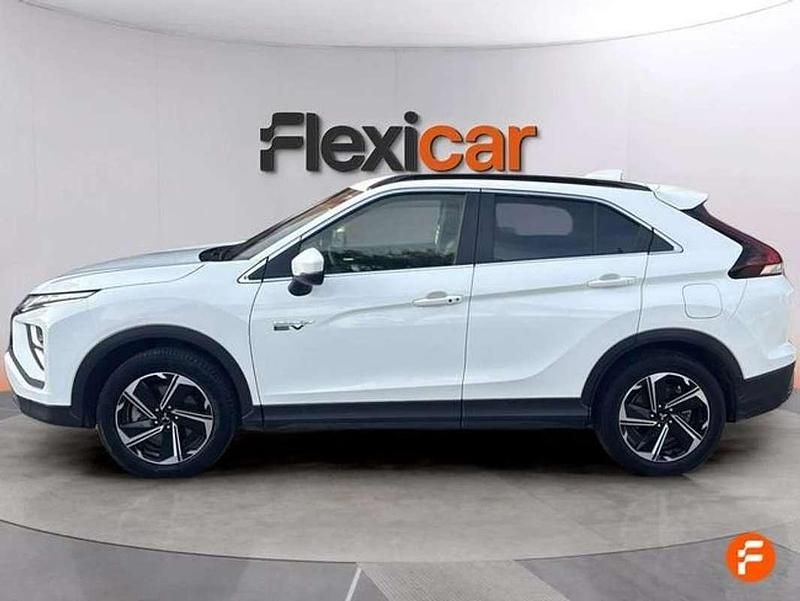 Usado Mitsubishi Eclipse Cross Motion 188 CV (138 kW) 2022 Blanco SUV