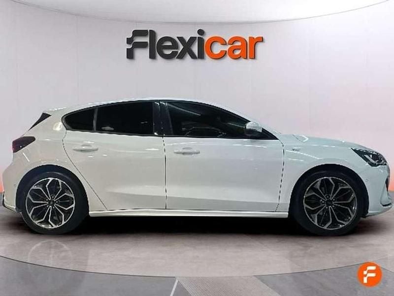 Usado Ford Focus ST-Line 125 CV (91 kW) 2023 Blanco Berlina