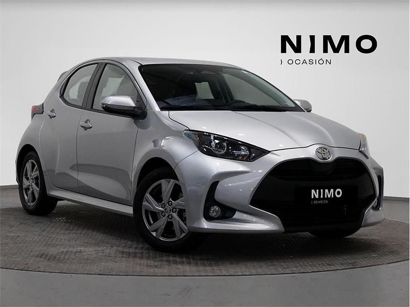 Usado Toyota Yaris Hybrid Active 116 CV (85 kW) 2025 Gris ágata Utilitario