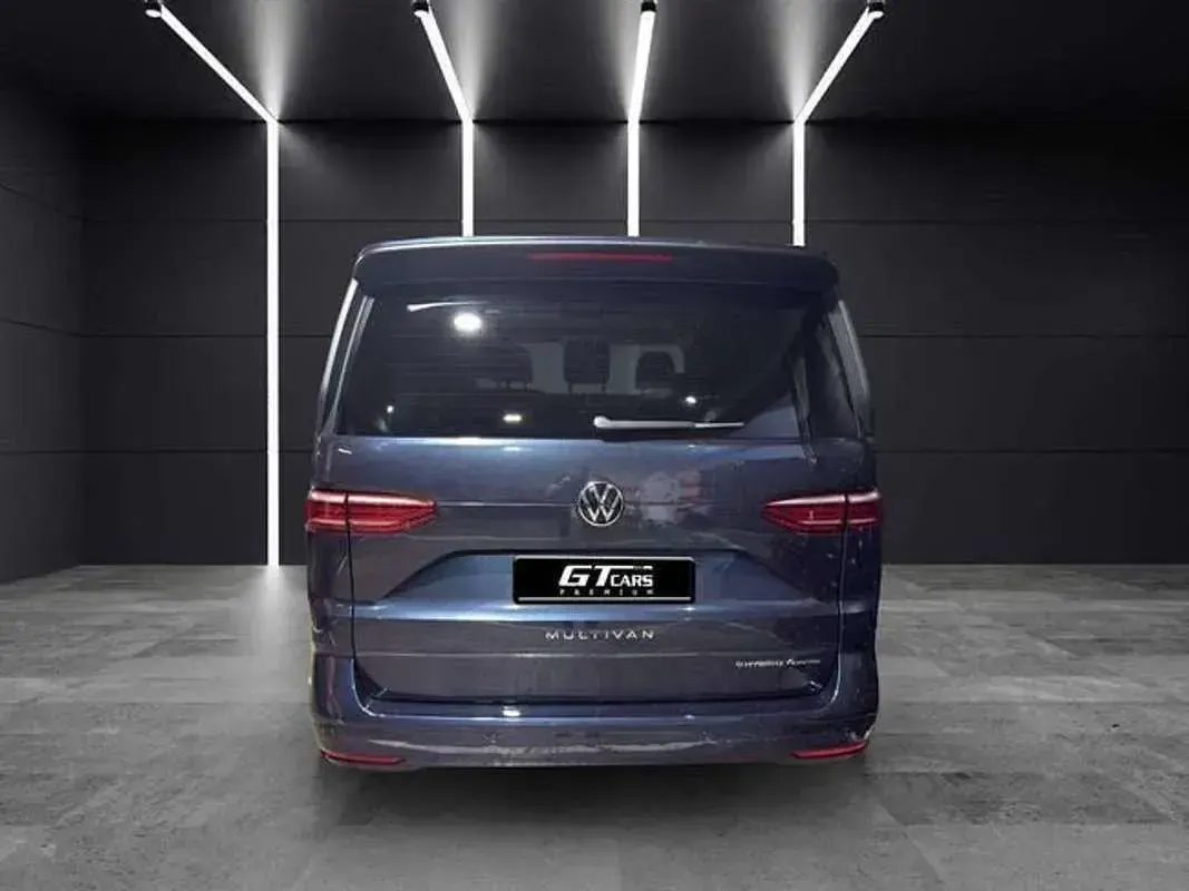 Usado VW Multivan 177 CV (130 kW) 2025 Azul Monovolumen
