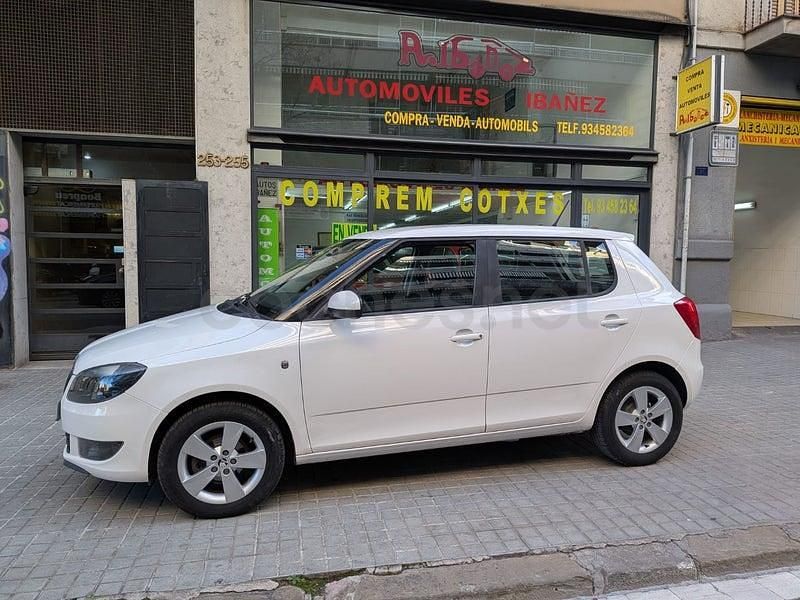 Usado Skoda Fabia 69 HP (50 kW) 2014 Branco Sedan