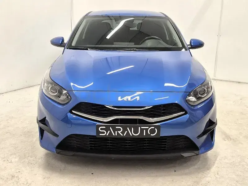 Usado Kia Ceed 100 CV (73 kW) 2024 Azul Utilitario