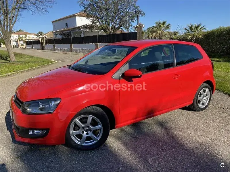Usado VW Polo United 60 CV (44 kW) 2010 Rojo Utilitario