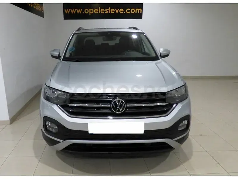Usado VW T-Cross Advance 95 CV (69 kW) 2023 Gris / plata SUV