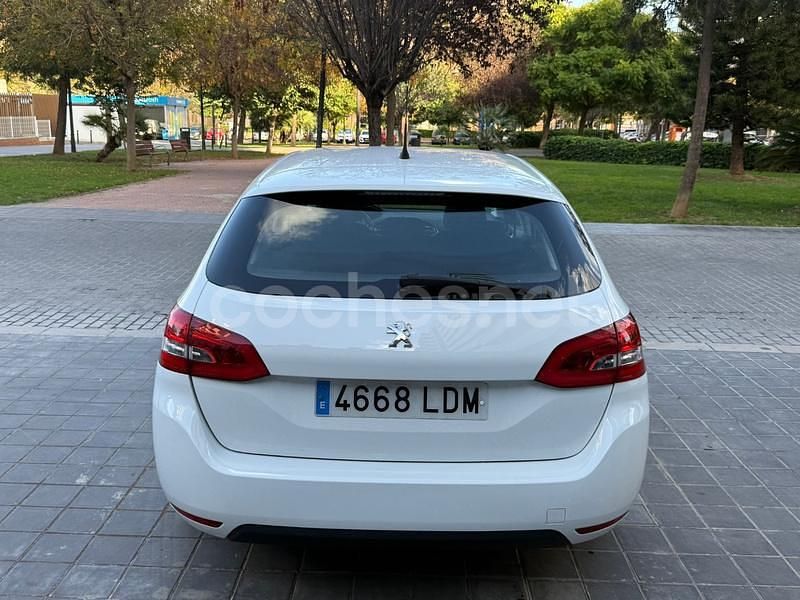 Usado Peugeot 308 SW Business-Line 100 CV (73 kW) 2019 Blanco Familiar