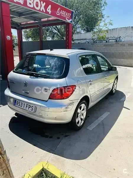 Usado Peugeot 307 90 CV (66 kW) 2007 Gris / plata Berlina