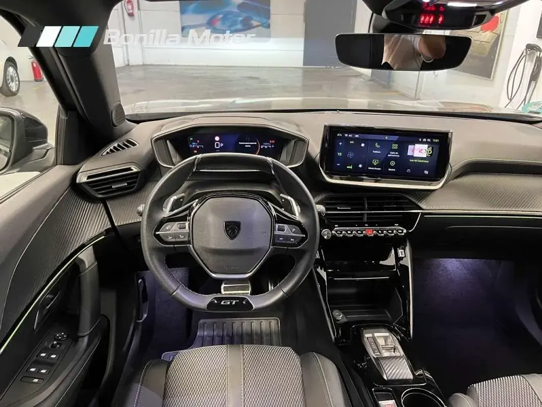 Usado Peugeot 2008 GT 131 CV (96 kW) 2024 Gris SUV
