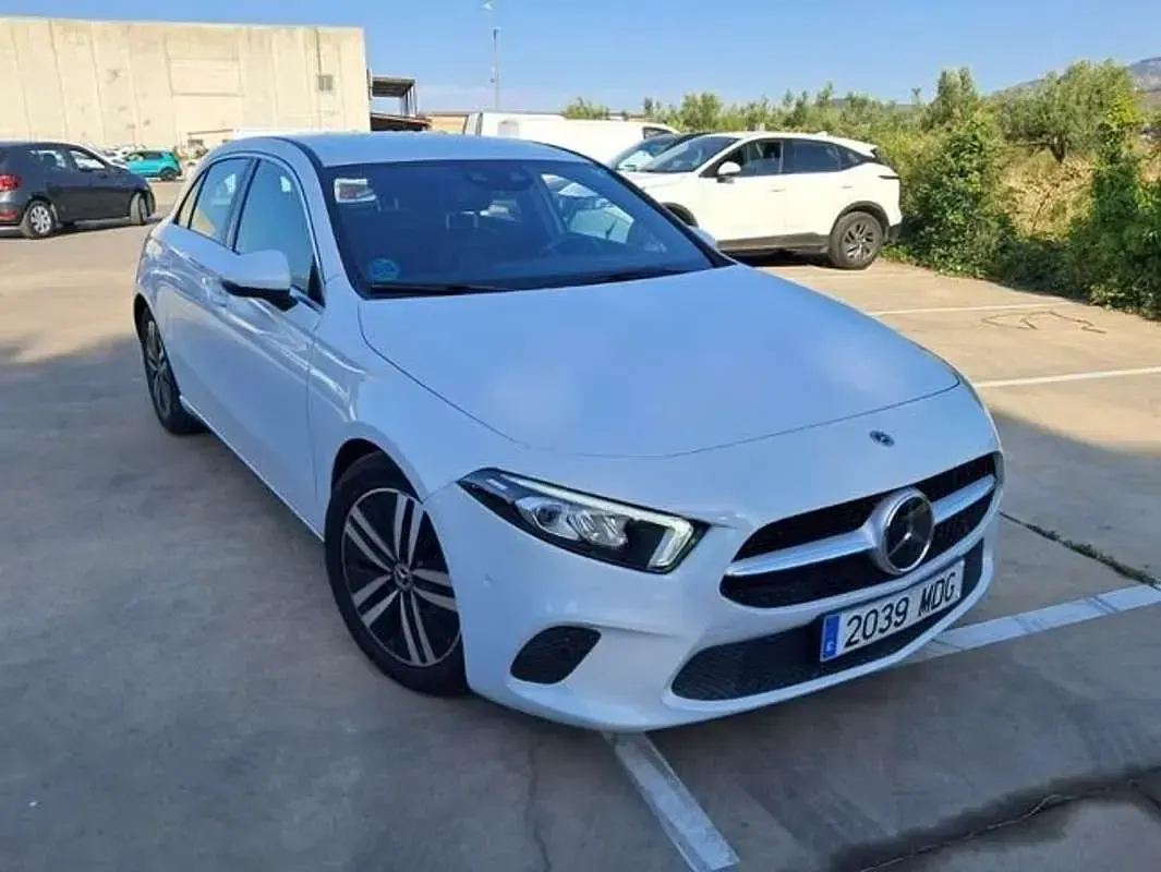 Usado Mercedes A200 150 CV (110 kW) 2023 Blanco Berlina