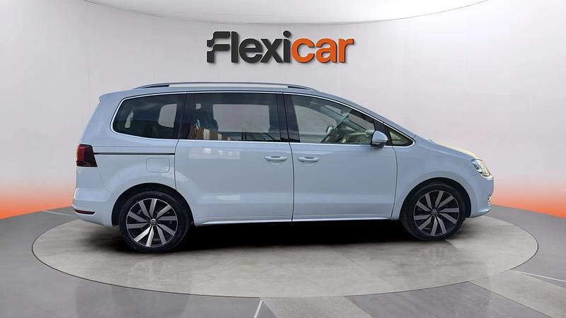 Usado VW Sharan Sport 177 CV (130 kW) 2020 Blanco Monovolumen