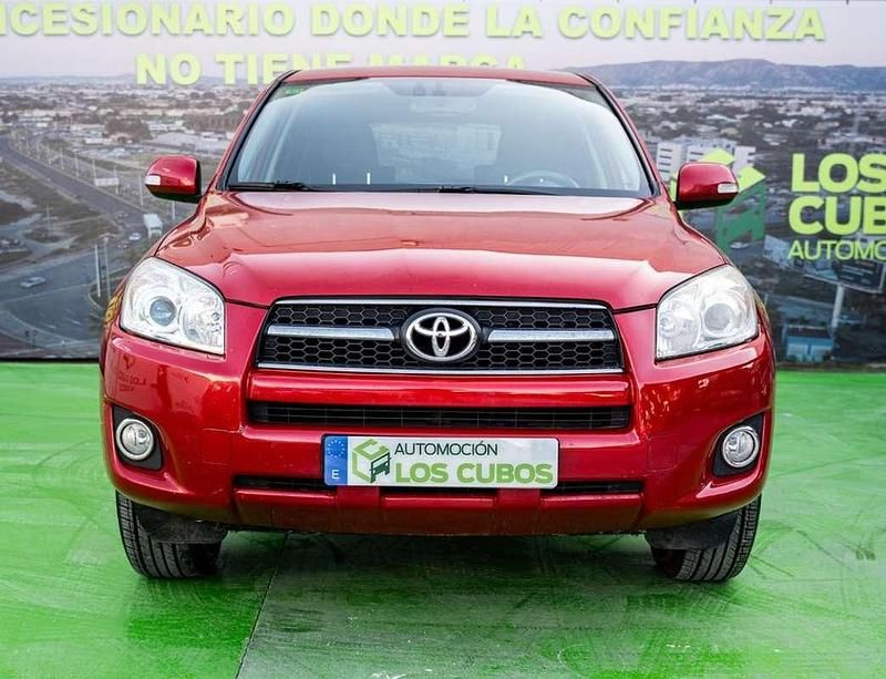 Rojo Usado 2009 Toyota RAV4 Advance SUV | 8799 € - Imagen 1/4