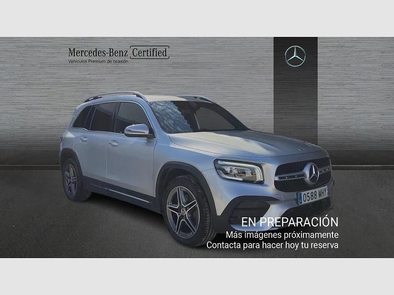 Usado Mercedes GLB200 AMG line 150 CV (110 kW) 2023 Gris / plata SUV