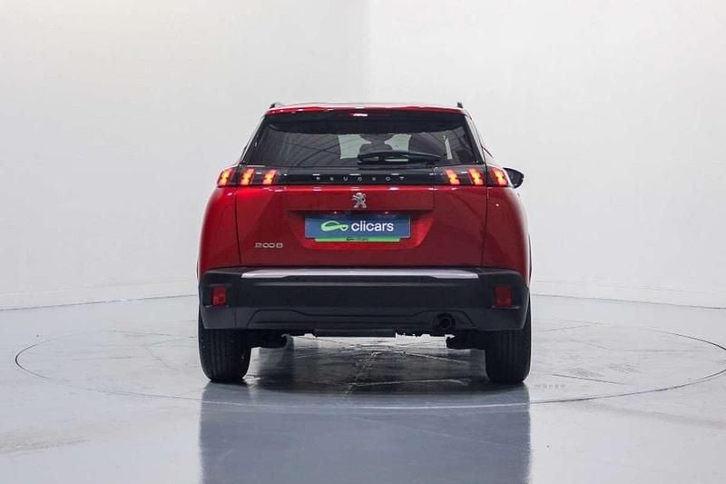 Usado Peugeot 2008 Style 101 CV (74 kW) 2021 Rojo SUV