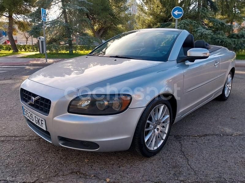 Gris / plata Usado 2008 Volvo C70 Momentum Descapotable | 7490 € (Precio justo) - Imagen 1/4