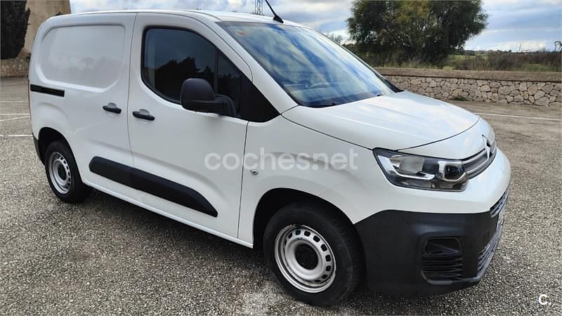 Usado Citroën Berlingo Live 102 CV (75 kW) 2021 Blanco Monovolumen