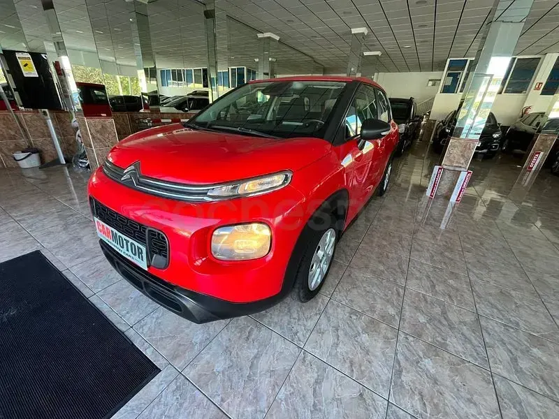 Usado Citroën C3 Aircross Live 82 HP (60 kW) 2018 Vermelho SUV
