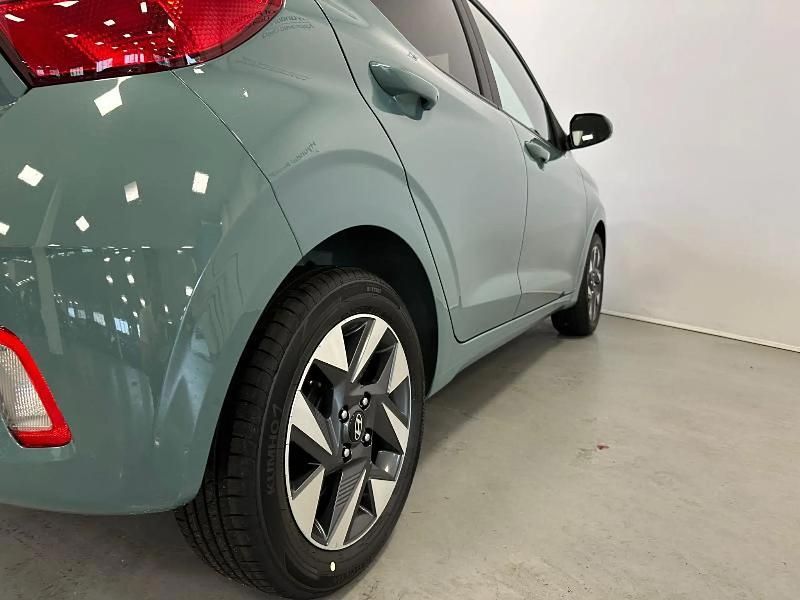 Nuevo Hyundai i10 63 CV (46 kW) 2025 Verde Utilitario