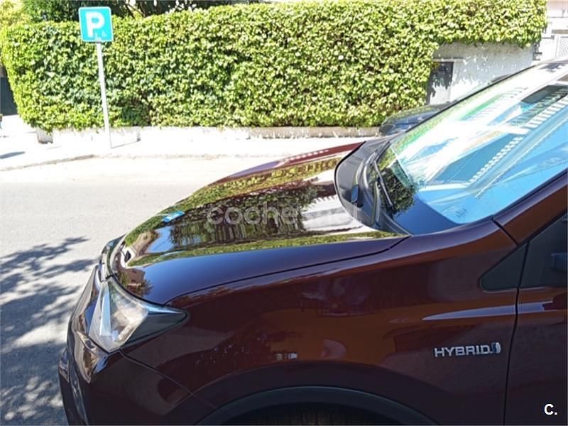 Usado Toyota RAV4 Hybrid Advance 197 CV (144 kW) 2017 Granate SUV