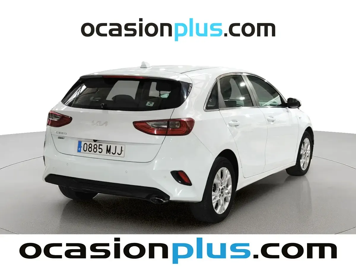 Usado Kia Ceed 136 CV (100 kW) 2023 Blanco Utilitario