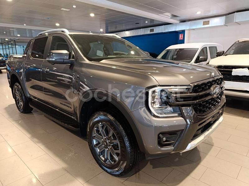 Nuevo Ford Ranger Wildtrack 240 CV (176 kW) 2025 Gris / plata Recogida