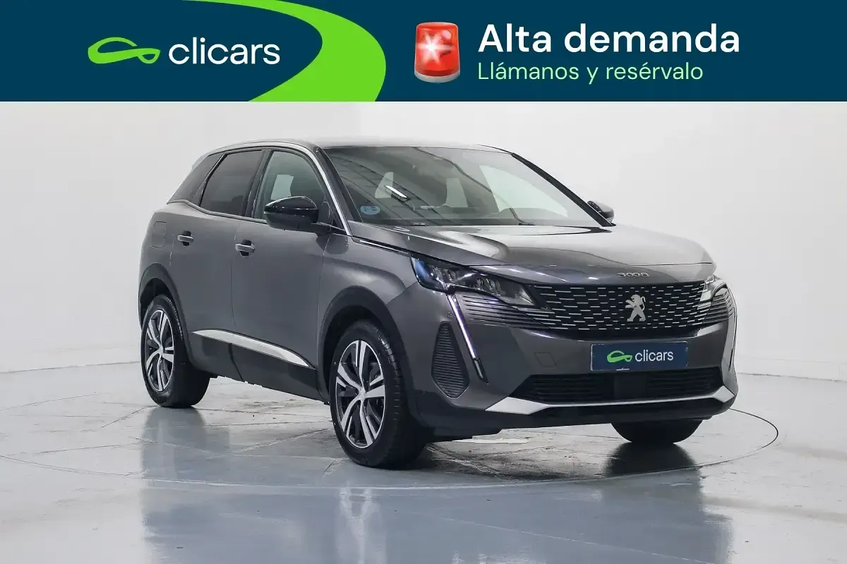 Usado Peugeot 3008 Allure 130 CV (95 kW) 2024 Gris SUV