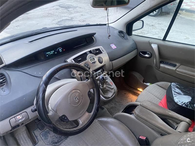 Usado Renault Scénic Dynamique 120 CV (88 kW) 2003 Negro Monovolumen