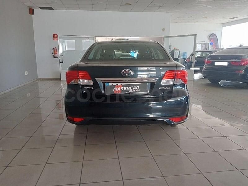 Usado Toyota Avensis Executive 124 CV (91 kW) 2012 Negro Berlina
