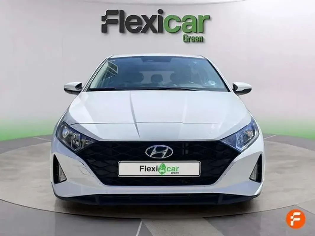 Usado Hyundai i20 101 CV (74 kW) 2021 Blanco Utilitario
