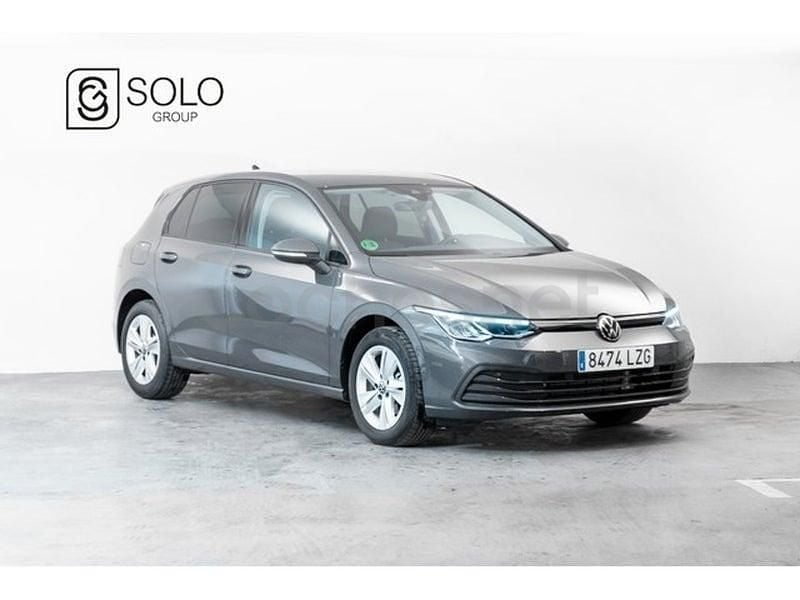 Usado VW Golf VIII Life 110 CV (80 kW) 2022 Gris Utilitario