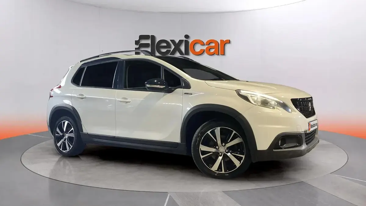 Usado Peugeot 2008 GT-line 120 CV (88 kW) 2017 Blanco SUV