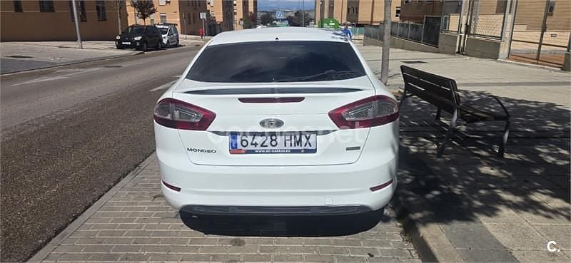 Usado Ford Mondeo Limited 115 CV (84 kW) 2012 Blanco Berlina