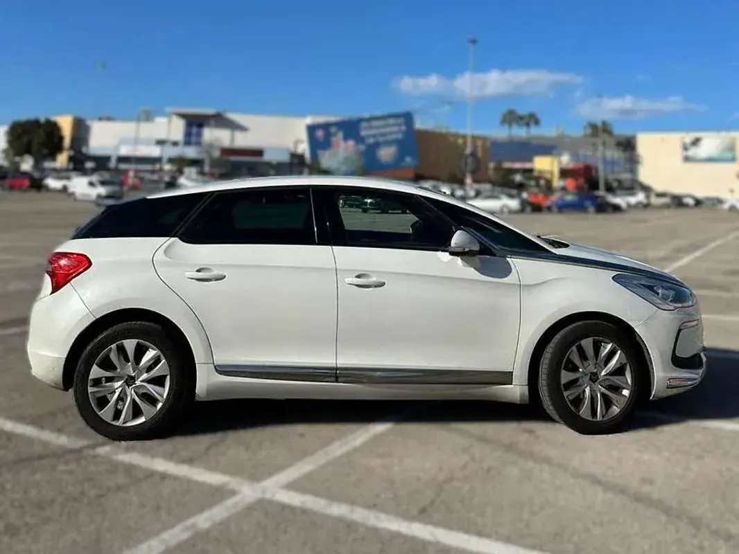 Usado Citroën DS5 120 CV (88 kW) 2015 Blanco Utilitario