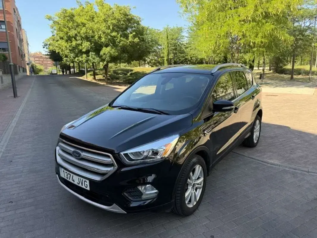Usado Ford Kuga Titanium 120 CV (88 kW) 2017 Negro SUV