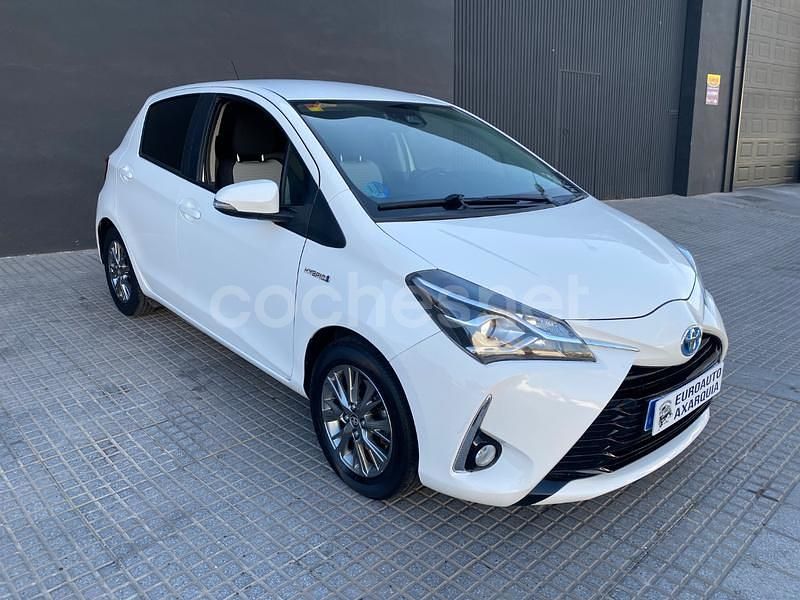 Blanco Usado 2018 Toyota Yaris Hybrid Active Berlina | 8999 € (Super precio) - Imagen 1/4