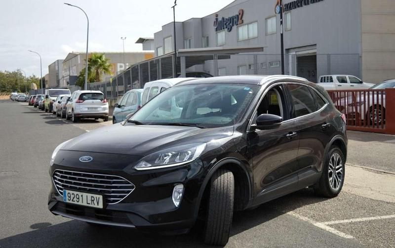 Usado Ford Kuga Titanium 225 CV (165 kW) 2021 Negro SUV
