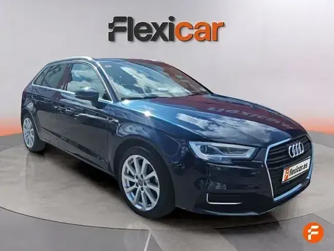 Usado Audi A3 Design 116 CV (85 kW) 2019 Azul Berlina
