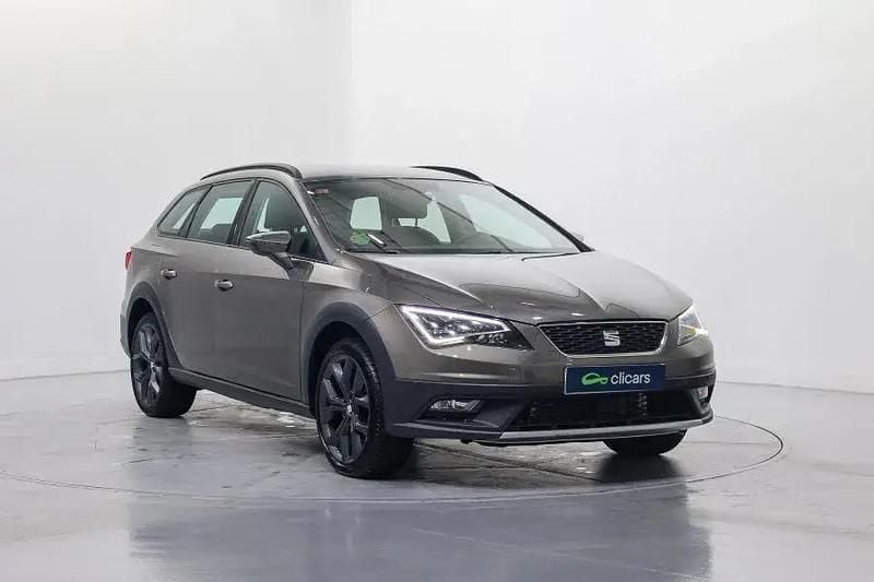 Käytetty Seat Leon FR 184 HP (135 kW) 2015 Harmaa Katumaasturi